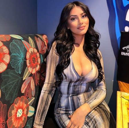 Sofia Mancilla stands at the height of 5 feet 4 inches. (